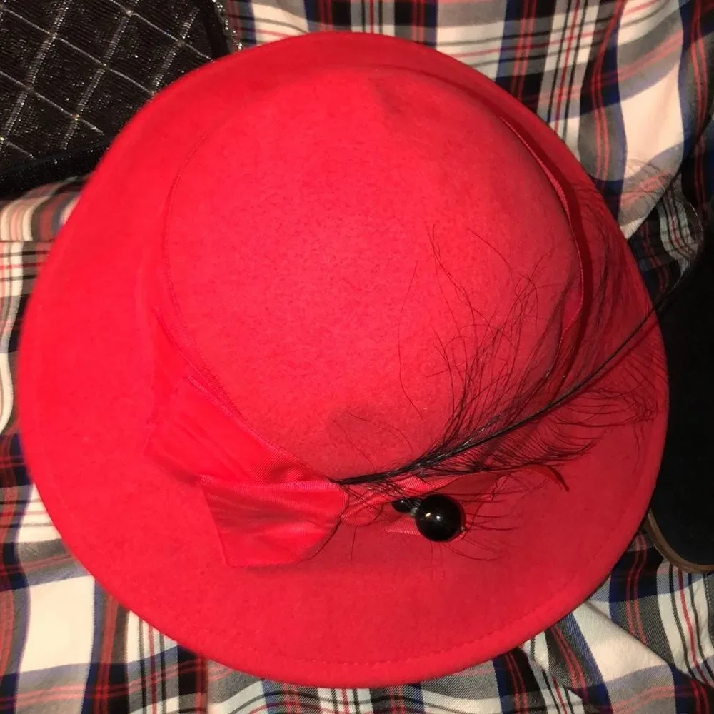 Betmar Retro Vintage 1920s Wool Vibrant Red Ladies Bow Feather & Pin Hat - Picture 5 of 16